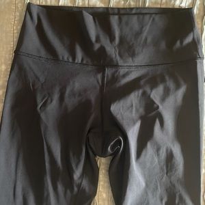 Lululemon black wunder under size 10 leggings